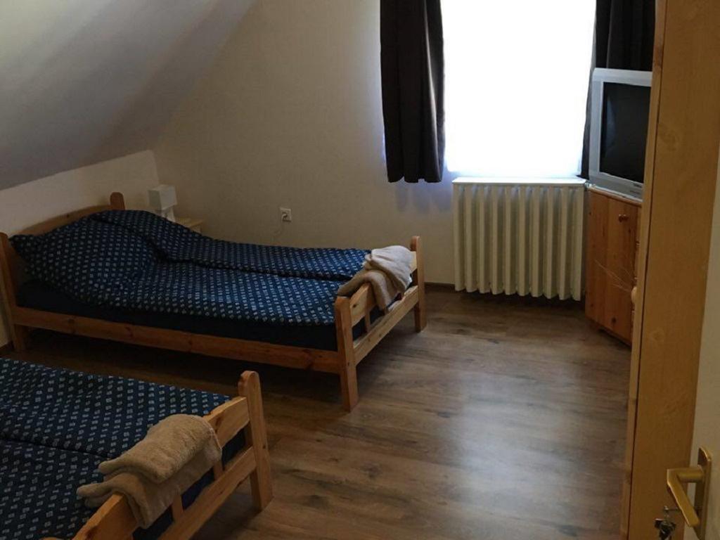 Fitt Maganszallashely Sásd Eksteriør bilde